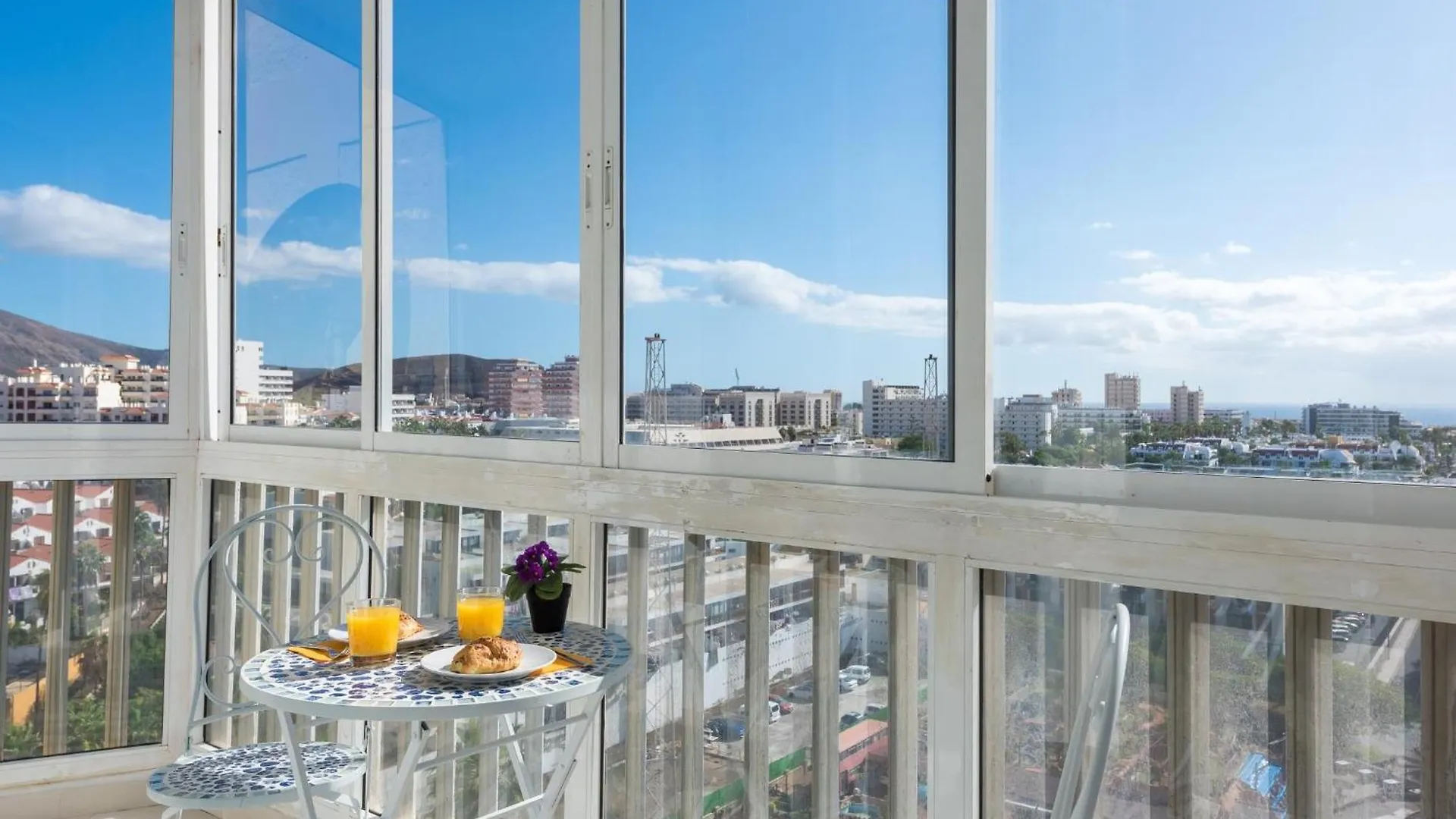 8D. Modern Flat In Las Americas Playa de las Americas